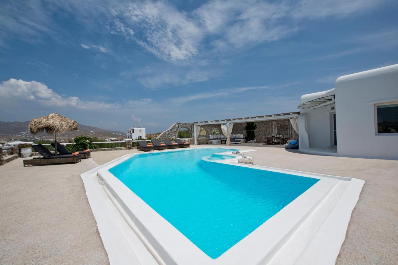 Tatiana Villa & Apartments Klouvas Exterior photo